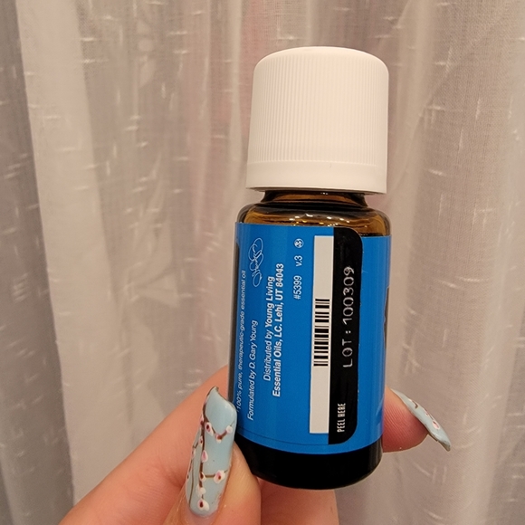 Young Living Cool Azul Essential Oil Brand New - Picture 4 of 8